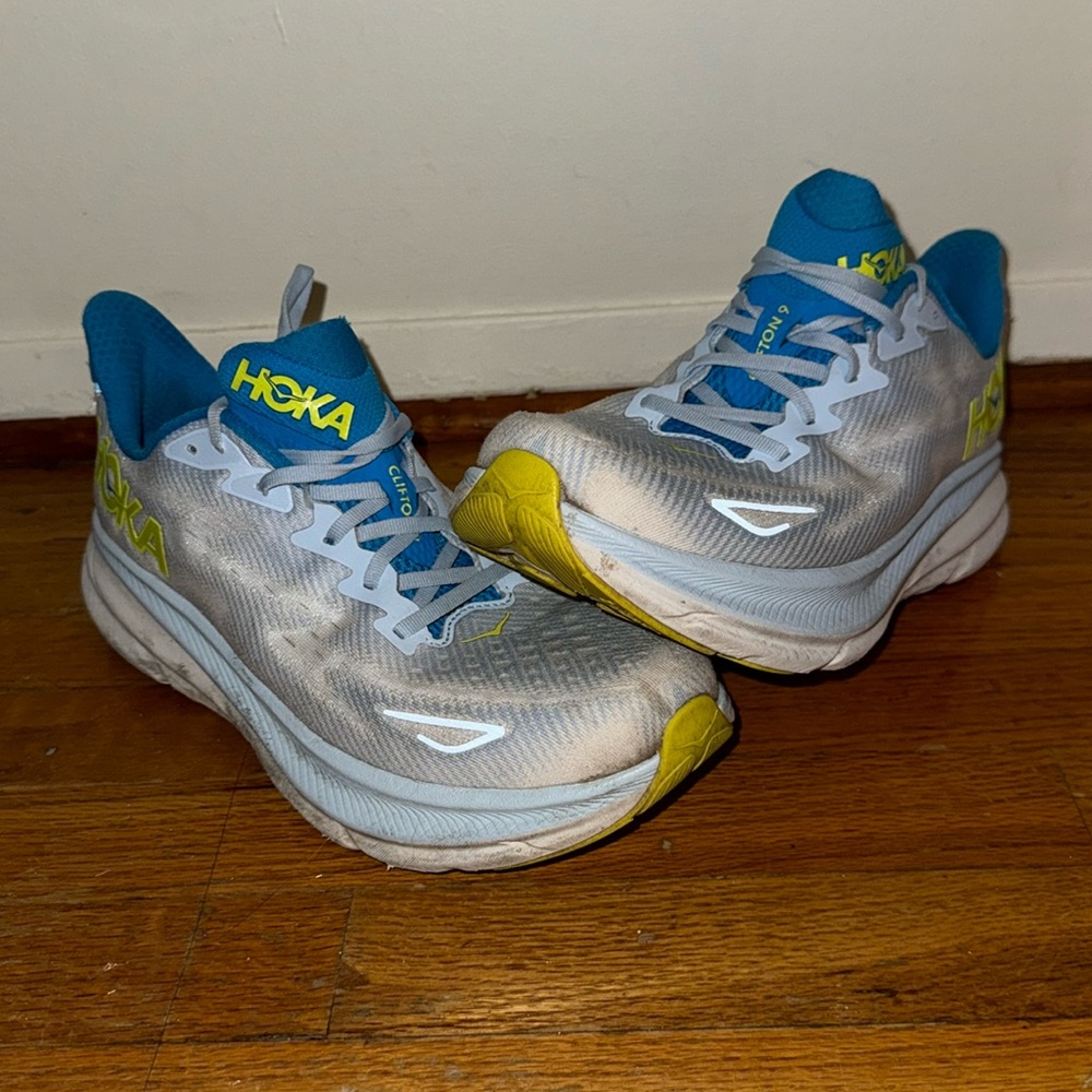 Hoka Clifton 9 size US 11.5 running shoes